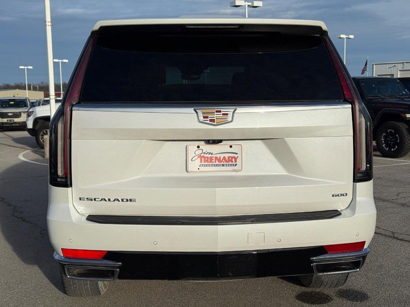 Used 2023 Cadillac Escalade Premium Luxury image 4