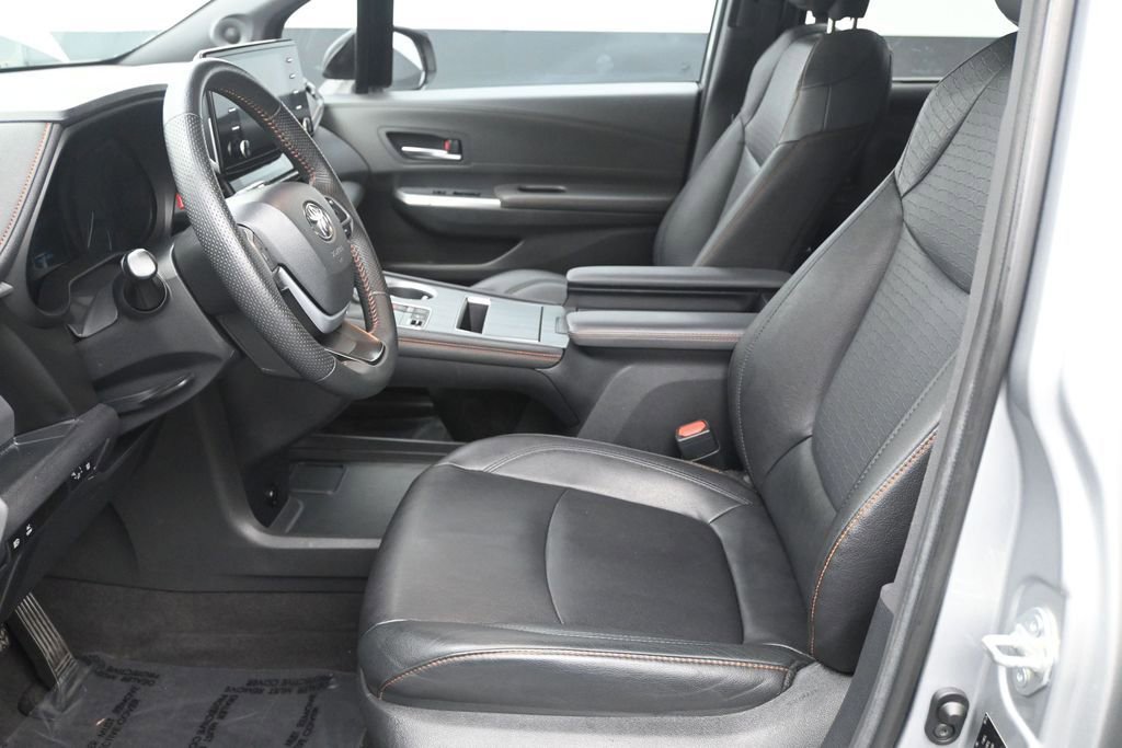 Used 2024 Toyota Sienna XSE w/ XSE Plus Package FWD image 16