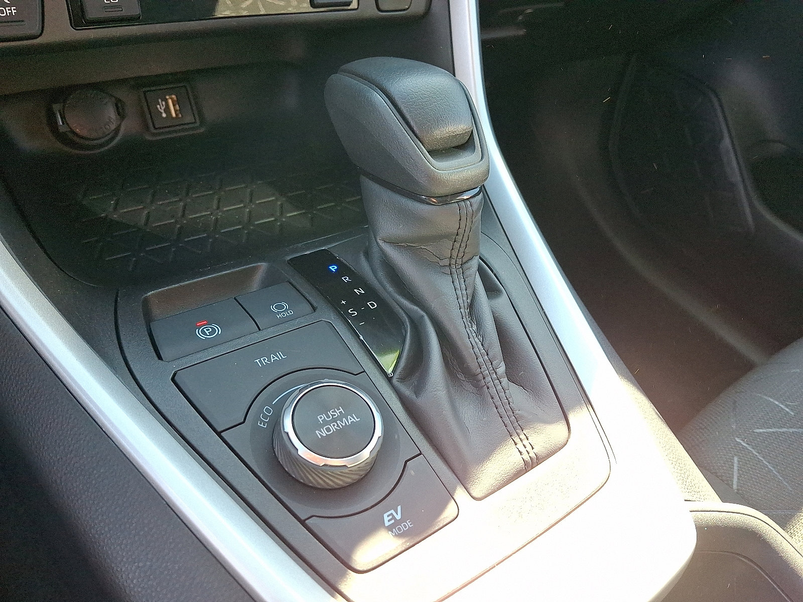 Certified 2024 Toyota RAV4 XLE image 16