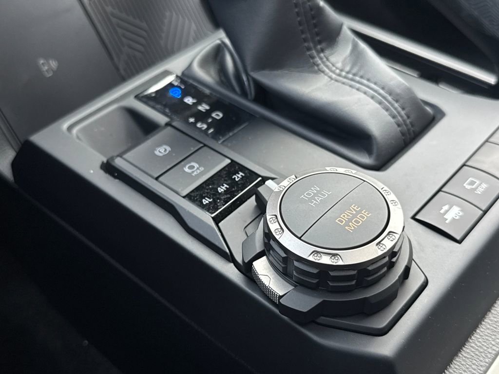 Used 2025 Toyota Tacoma TRD Sport image 26