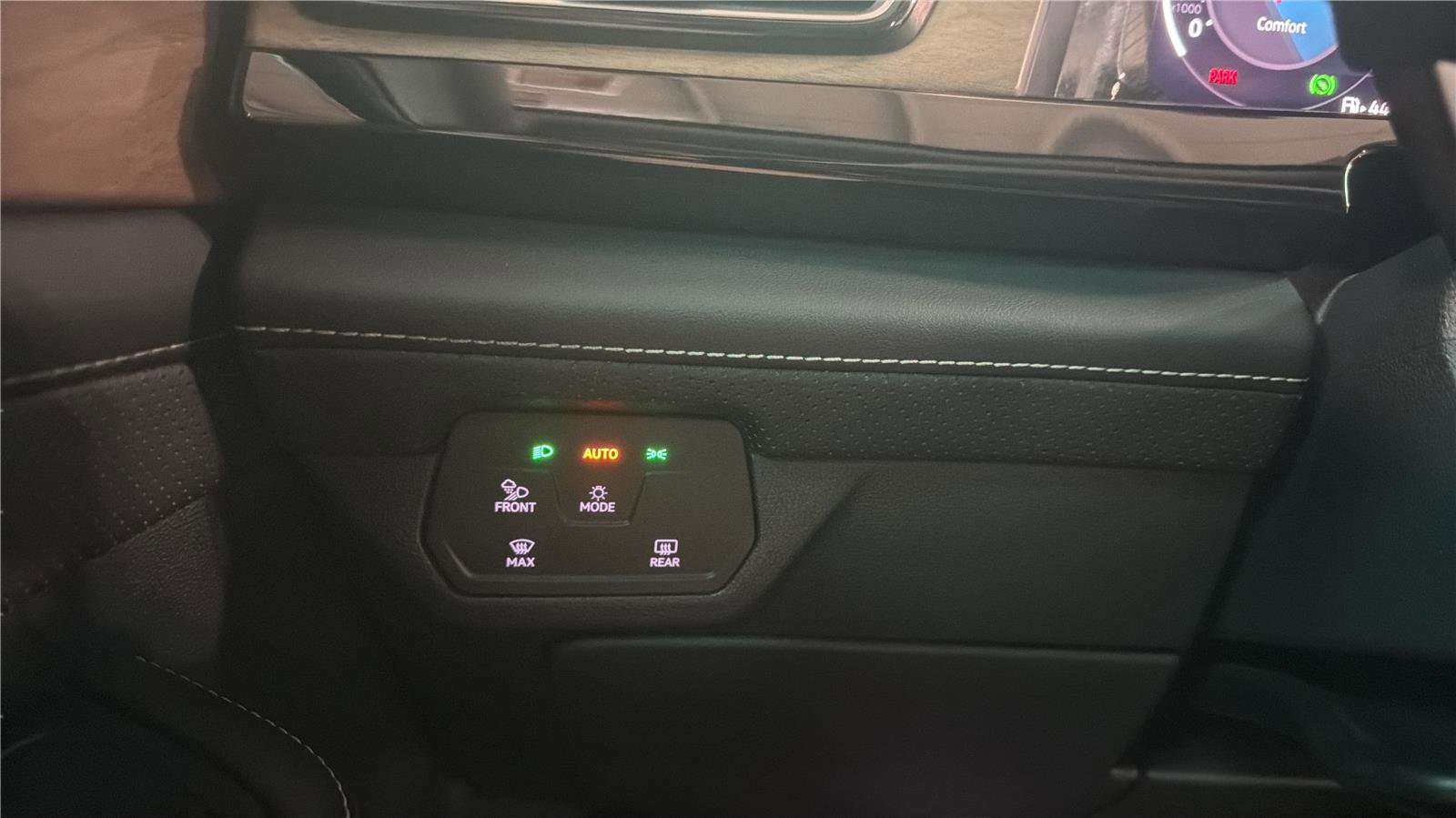 Used 2025 Volkswagen Atlas SE FWD image 13