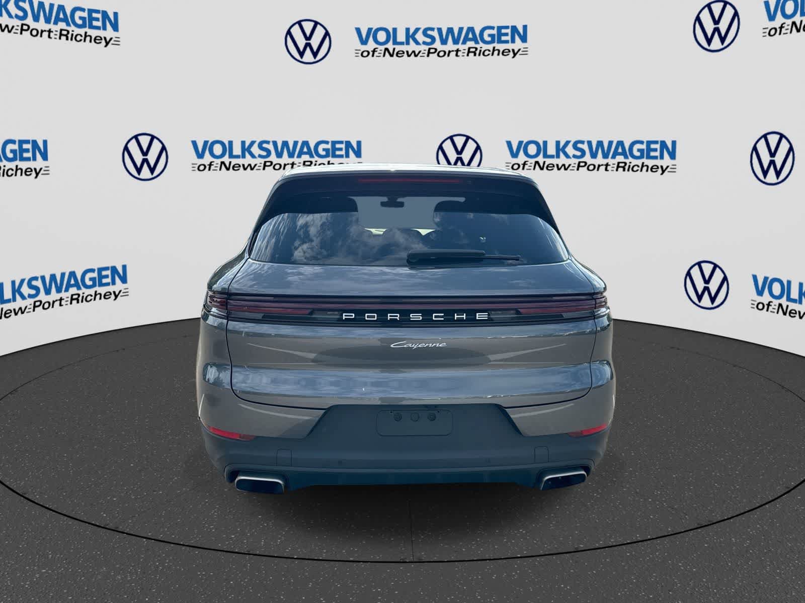 Used 2025 Porsche Cayenne AWD/4WD image 13