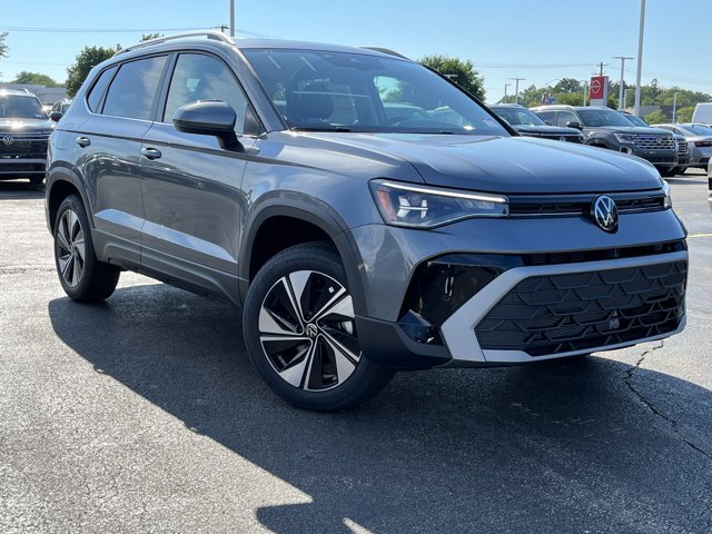 New 2026 Volkswagen Taos SE AWD/4WD image 1