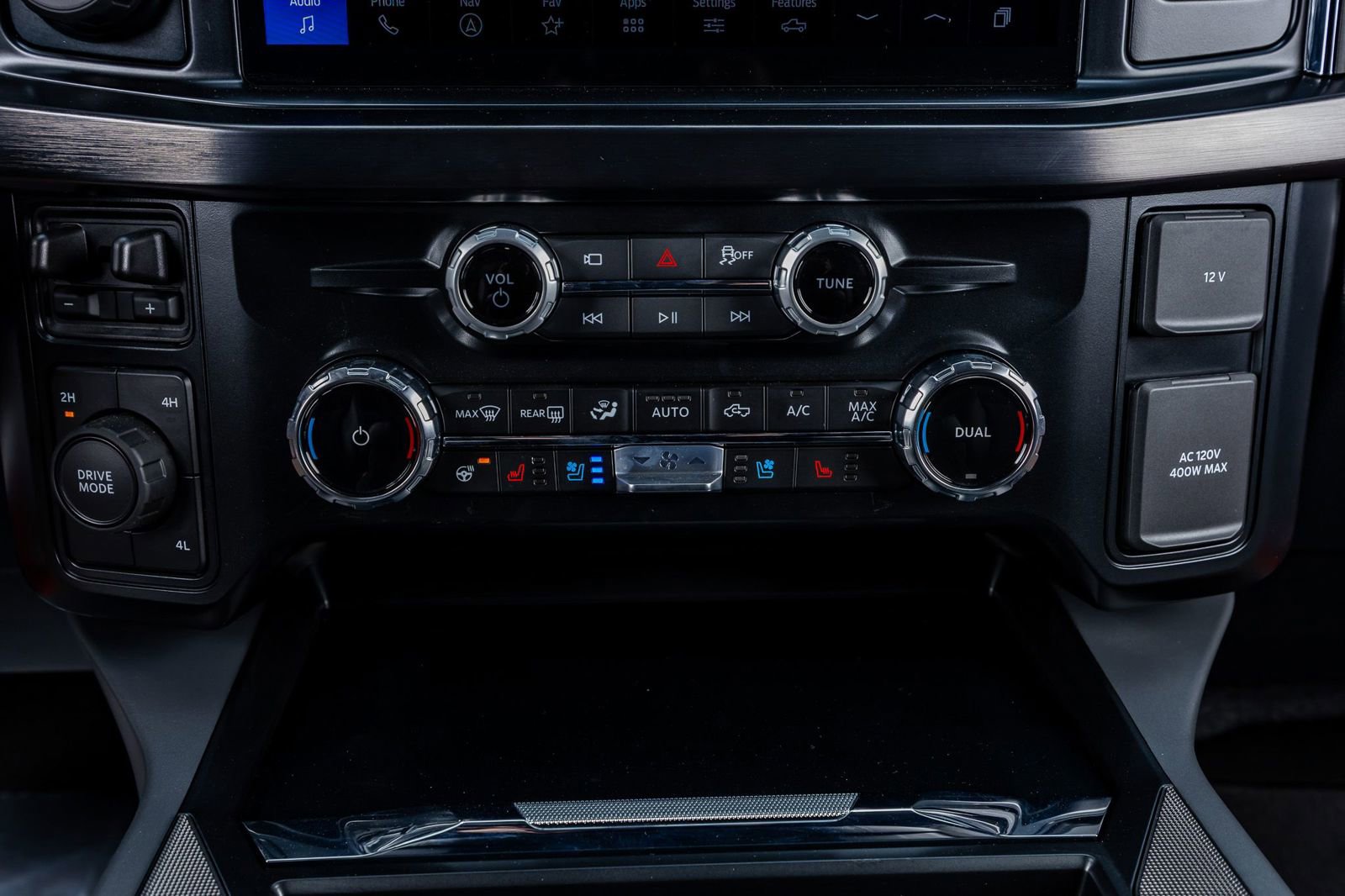 Used 2026 Ford F350 Lariat w/ Lariat Premium Package image 28