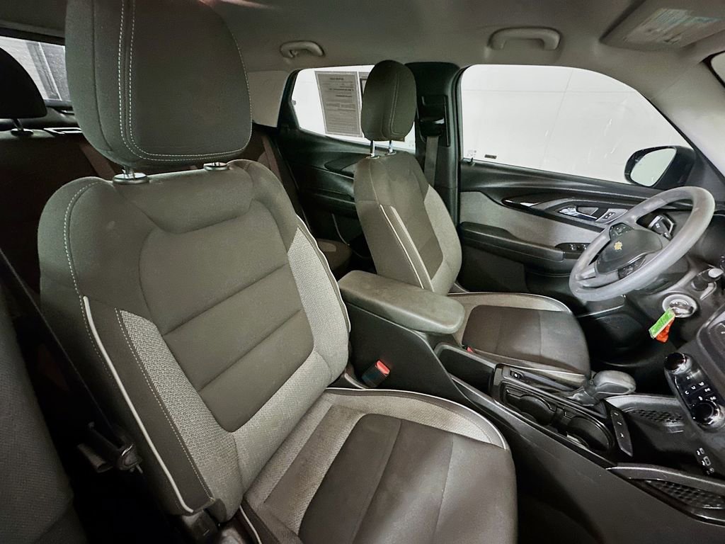 Used 2021 Chevrolet TrailBlazer LS image 25