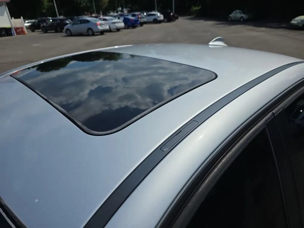 Used 2011 BMW 328i Sedan RWD image 12