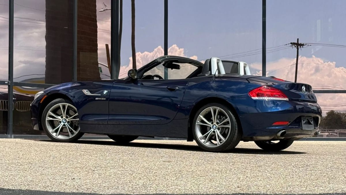 Used 2014 BMW Z4 sDrive35i RWD image 10
