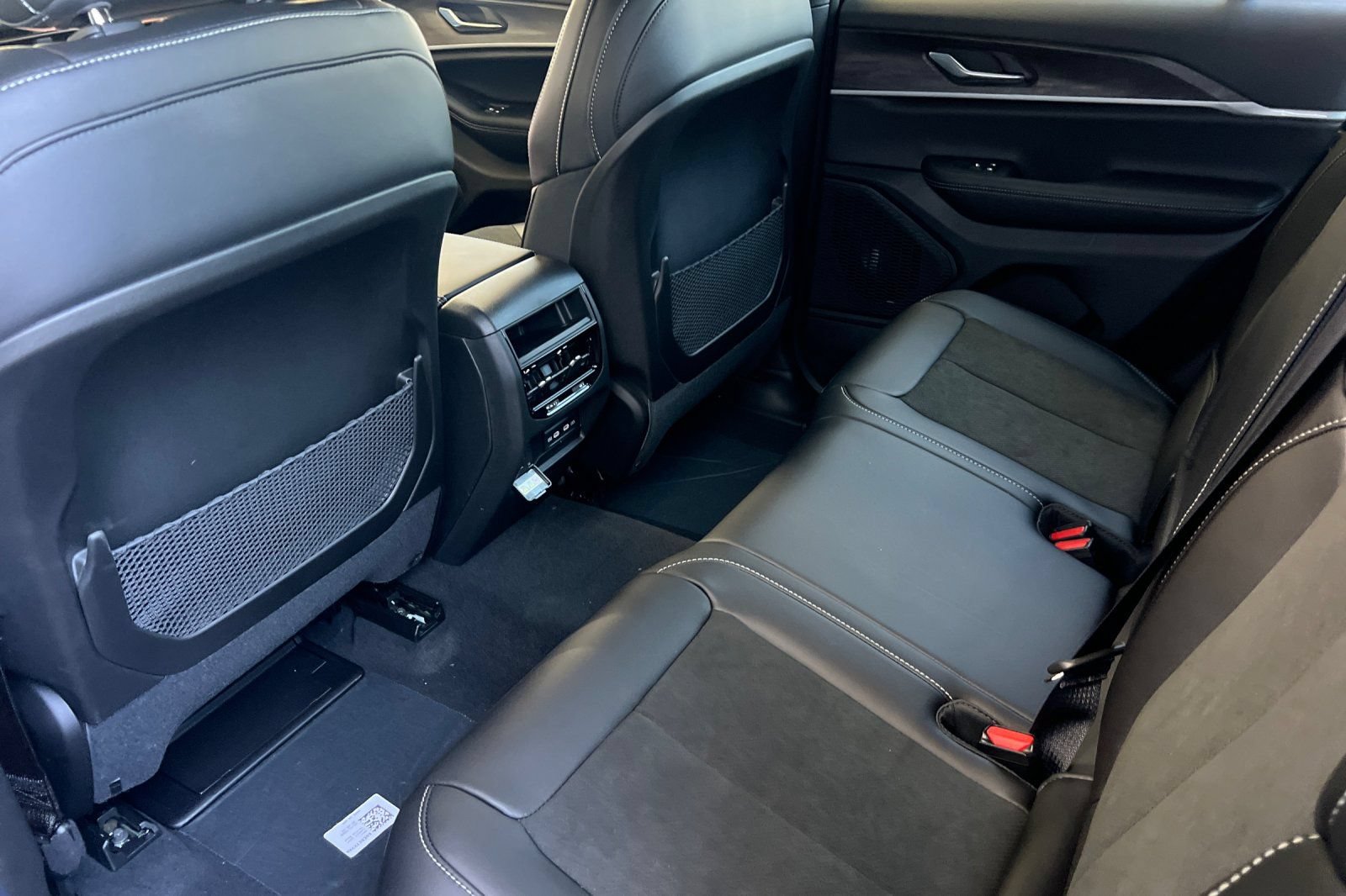 New 2026 Jeep Grand Cherokee Altitude AWD/4WD image 11