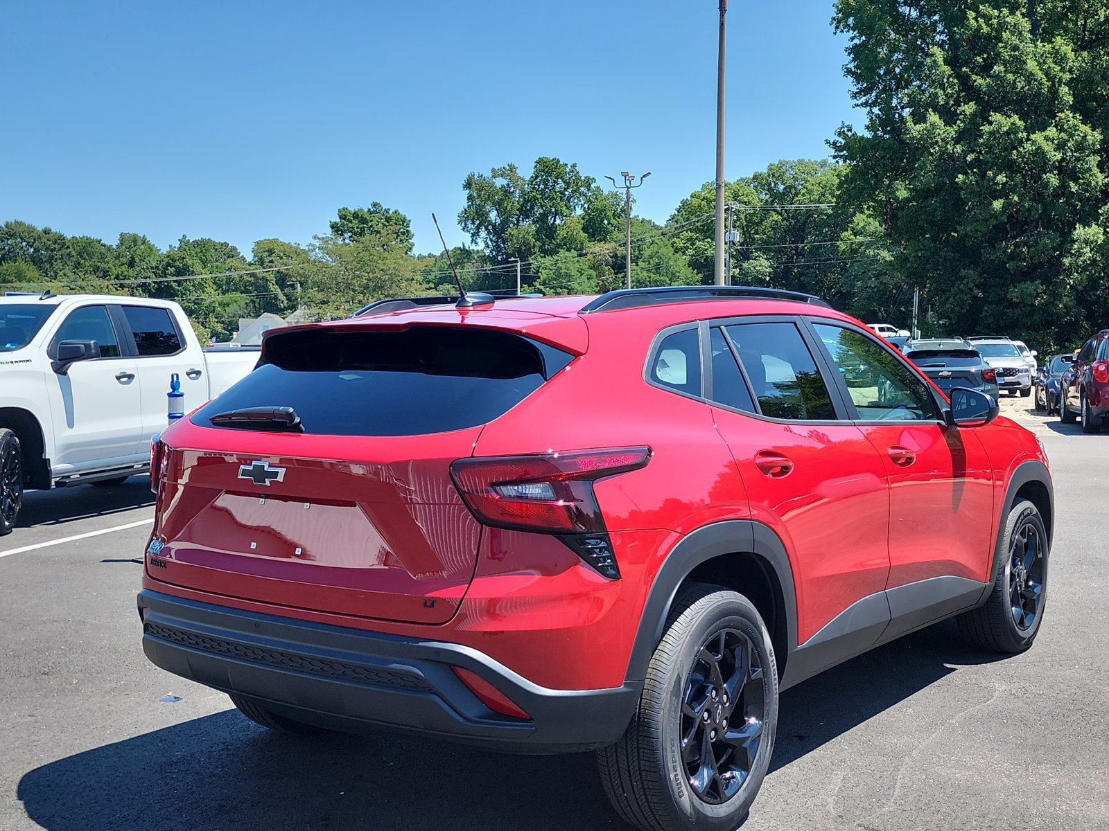 New 2026 Chevrolet Trax LT w/ Driver Confidence Package FWD image 5