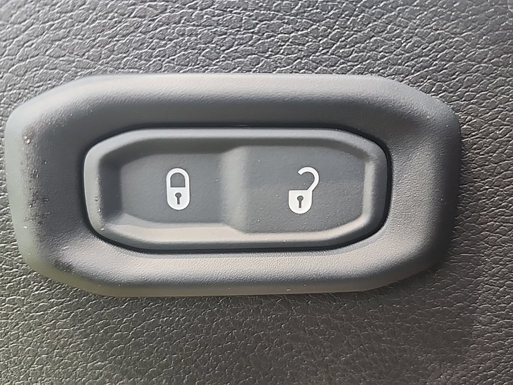 Certified 2024 Jeep Wrangler Sport AWD/4WD image 19