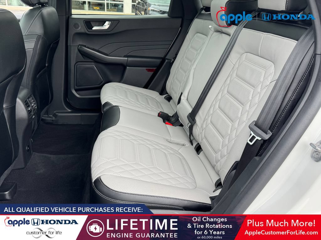 Used 2023 Ford Escape Platinum w/ Premium Technology Package AWD/4WD image 19
