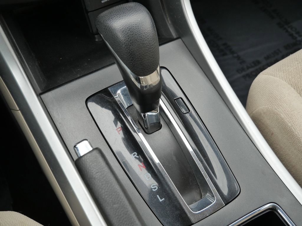 Used 2013 Honda Accord LX image 38