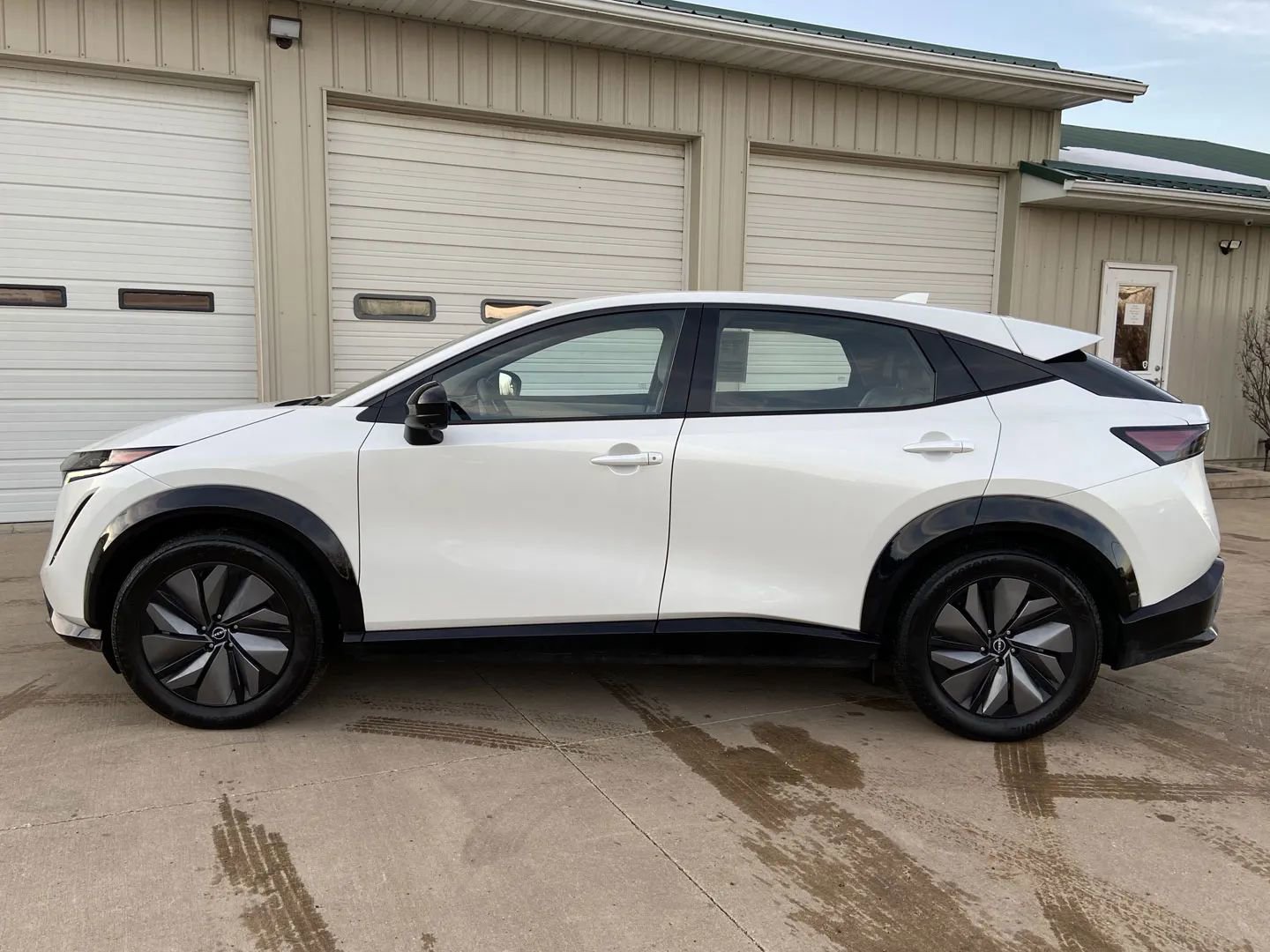 Used 2024 Nissan Ariya AWD image 4