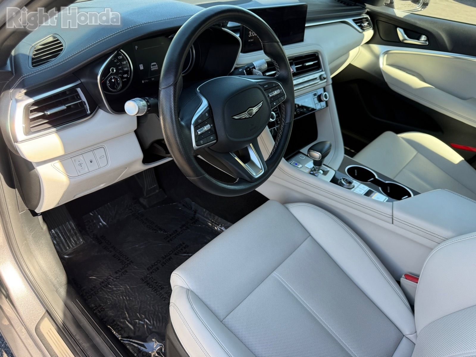 Used 2025 Genesis G70 2.5T image 12