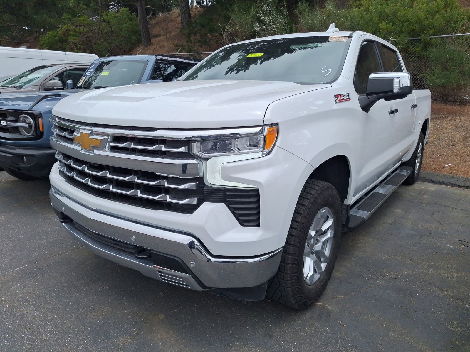 Used 2025 Chevrolet Silverado 1500 LTZ w/ Z71 Off-Road Package AWD/4WD image 3