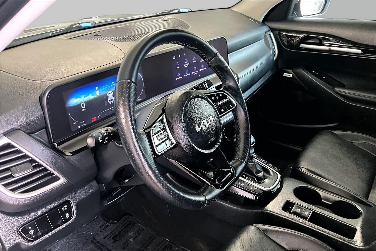 Certified 2025 Kia Seltos SX w/ SX Sunroof Package AWD/4WD image 18