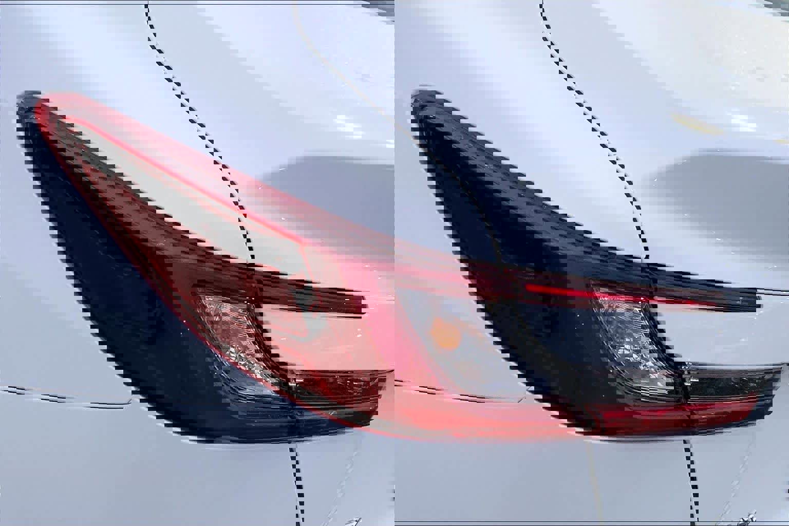 Used 2025 Toyota Camry LE w/ Convenience Package image 27