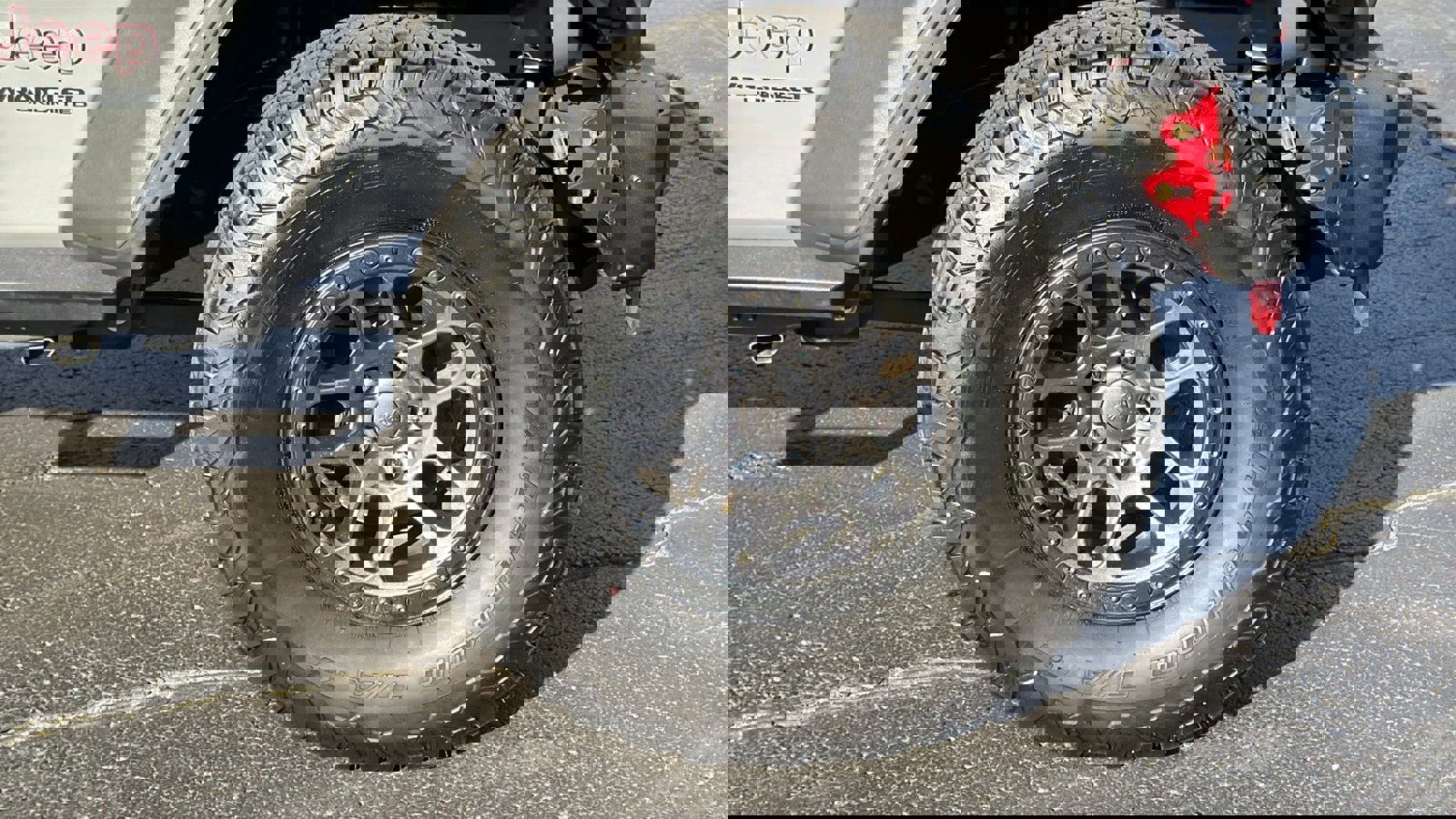 Certified 2022 Jeep Wrangler Unlimited Rubicon w/ Xtreme Recon 35" Tire Package AWD/4WD image 11