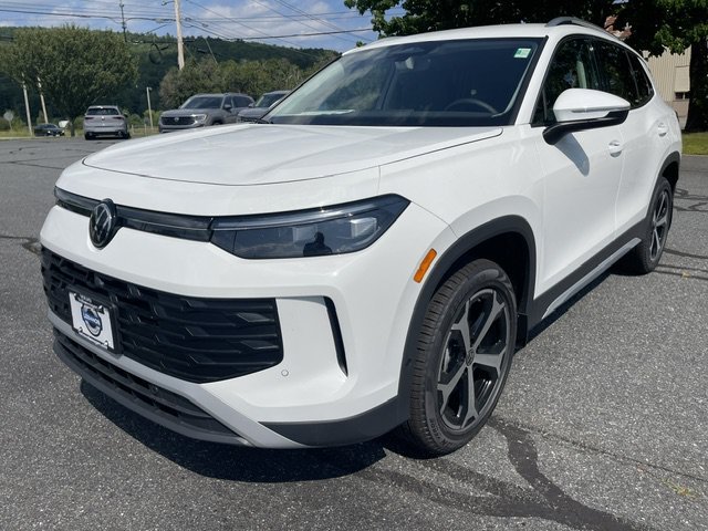 New 2026 Volkswagen Tiguan SE