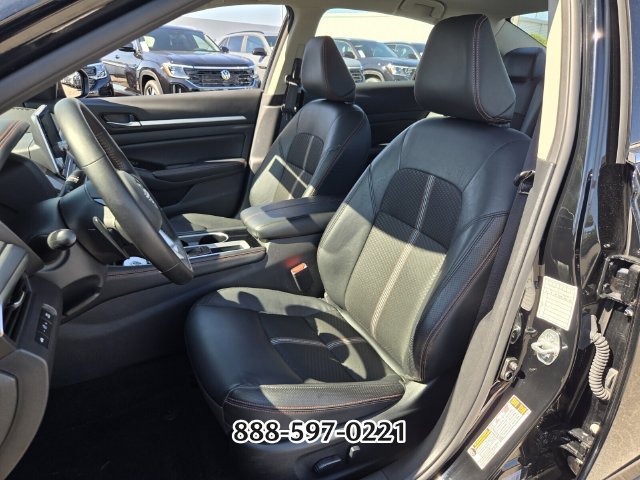 Used 2025 Nissan Altima 2.5 SR FWD image 9
