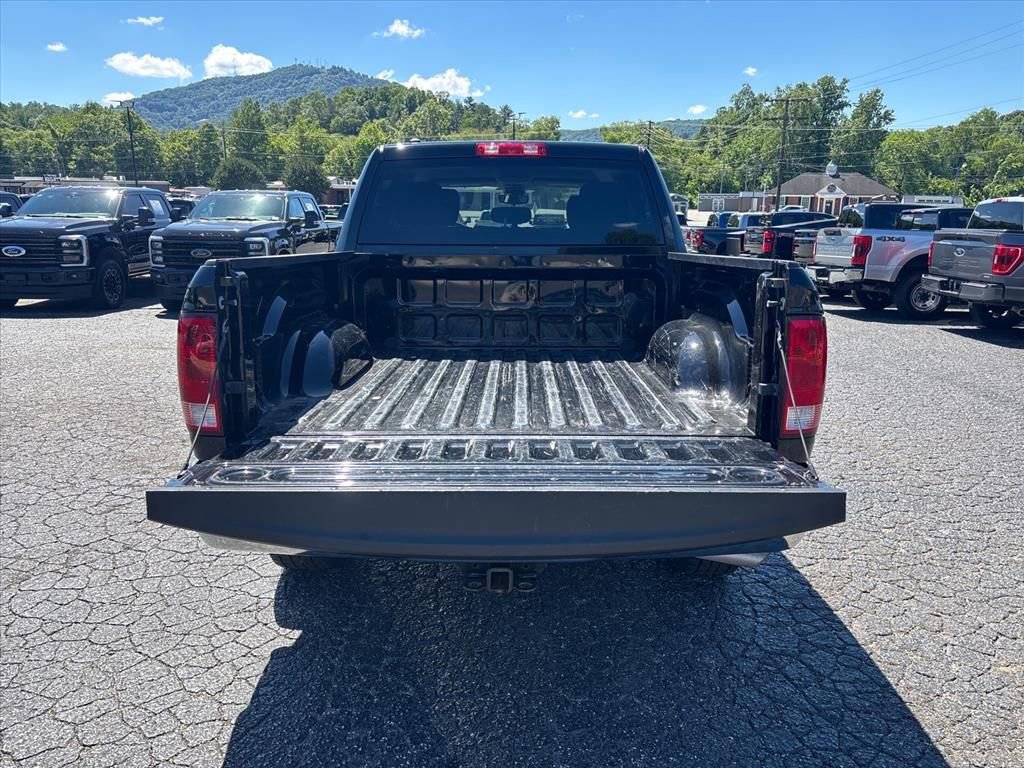 Used 2022 RAM 1500 Classic SLT w/ Protection Group AWD/4WD image 7