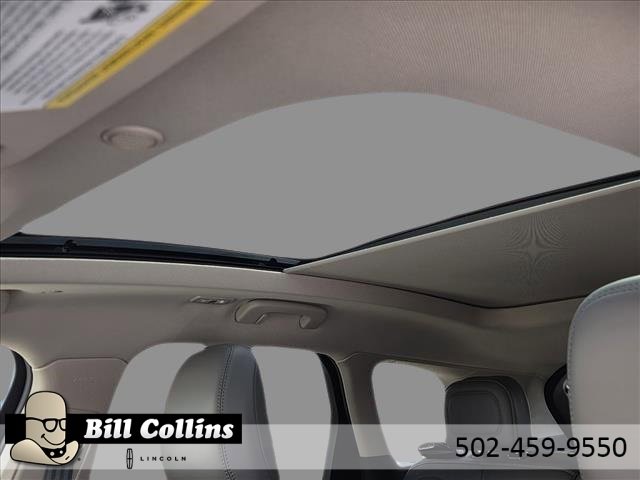 New 2025 Lincoln Corsair AWD w/ Equipment Group 101A image 13