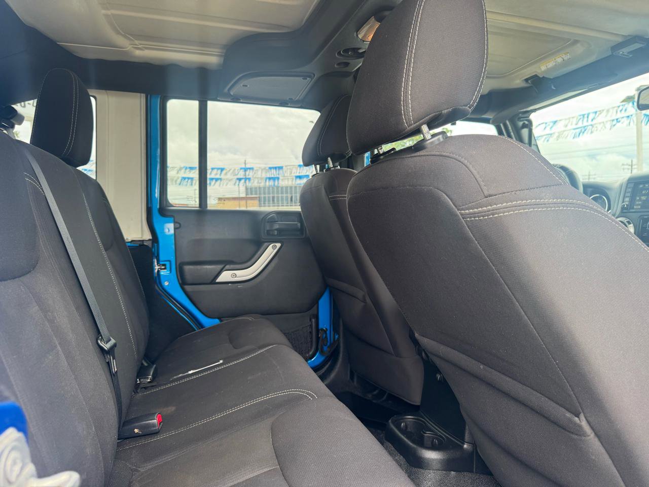 Used 2015 Jeep Wrangler Unlimited Sahara w/ Connectivity Group AWD/4WD image 57
