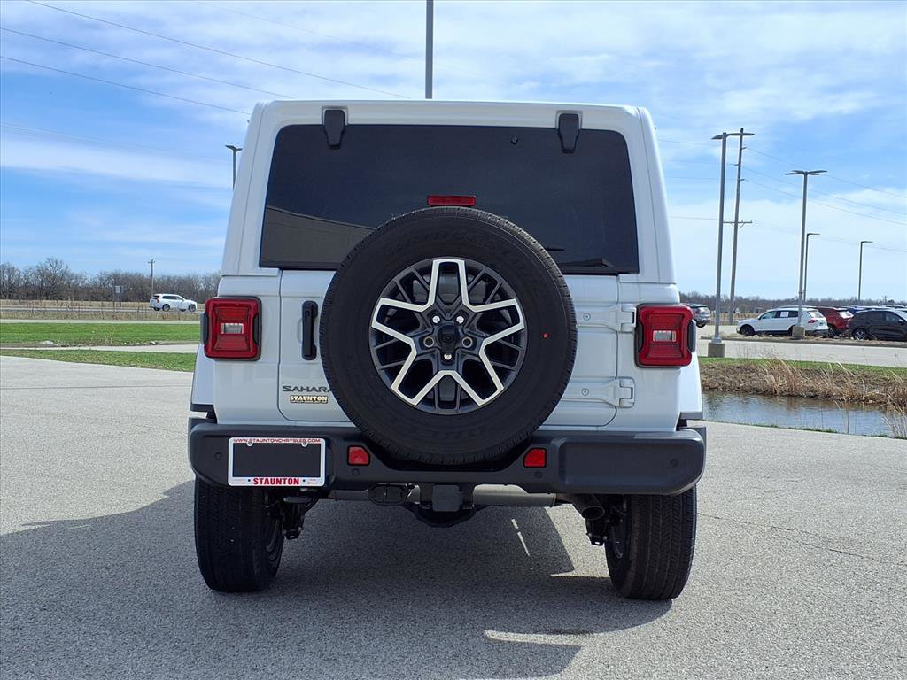 New 2026 Jeep Wrangler Unlimited Sahara AWD/4WD image 24