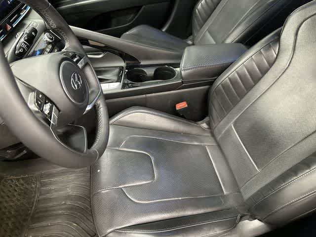 Used 2023 Hyundai Elantra Limited w/ Cargo Package FWD image 10