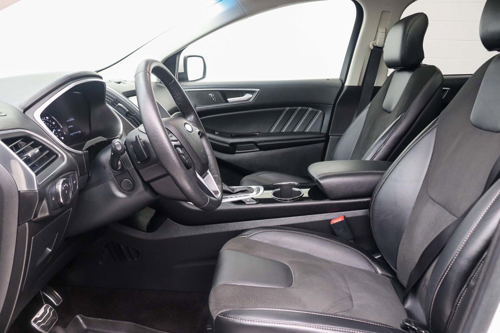 Used 2016 Ford Edge Sport w/ Equipment Group 401A AWD/4WD image 24