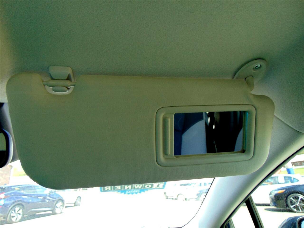 Used 2025 Toyota Corolla LE image 20