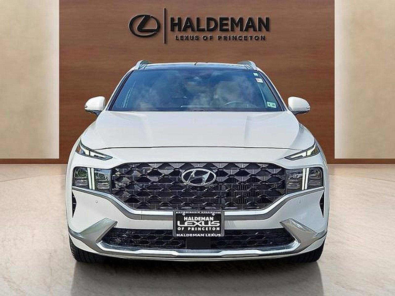 Used 2022 Hyundai Santa Fe Calligraphy AWD/4WD image 2