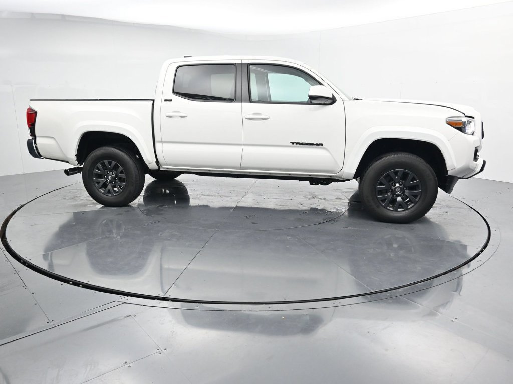 Used 2023 Toyota Tacoma SR5 AWD/4WD image 9