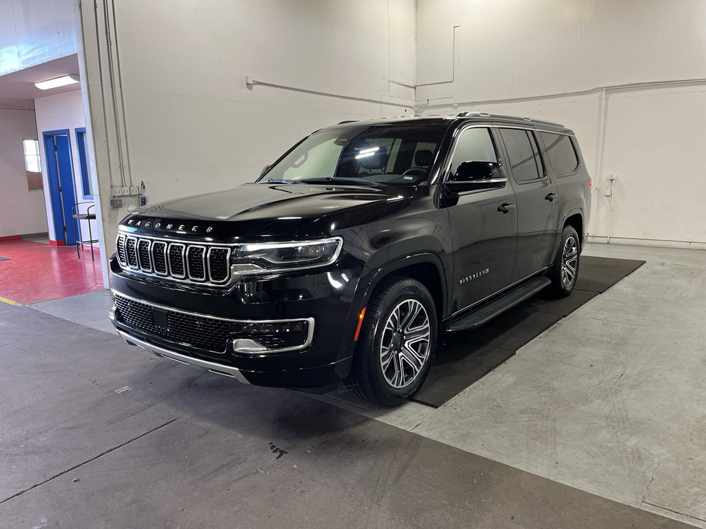 Used 2023 Jeep Wagoneer L Series II AWD/4WD image 2