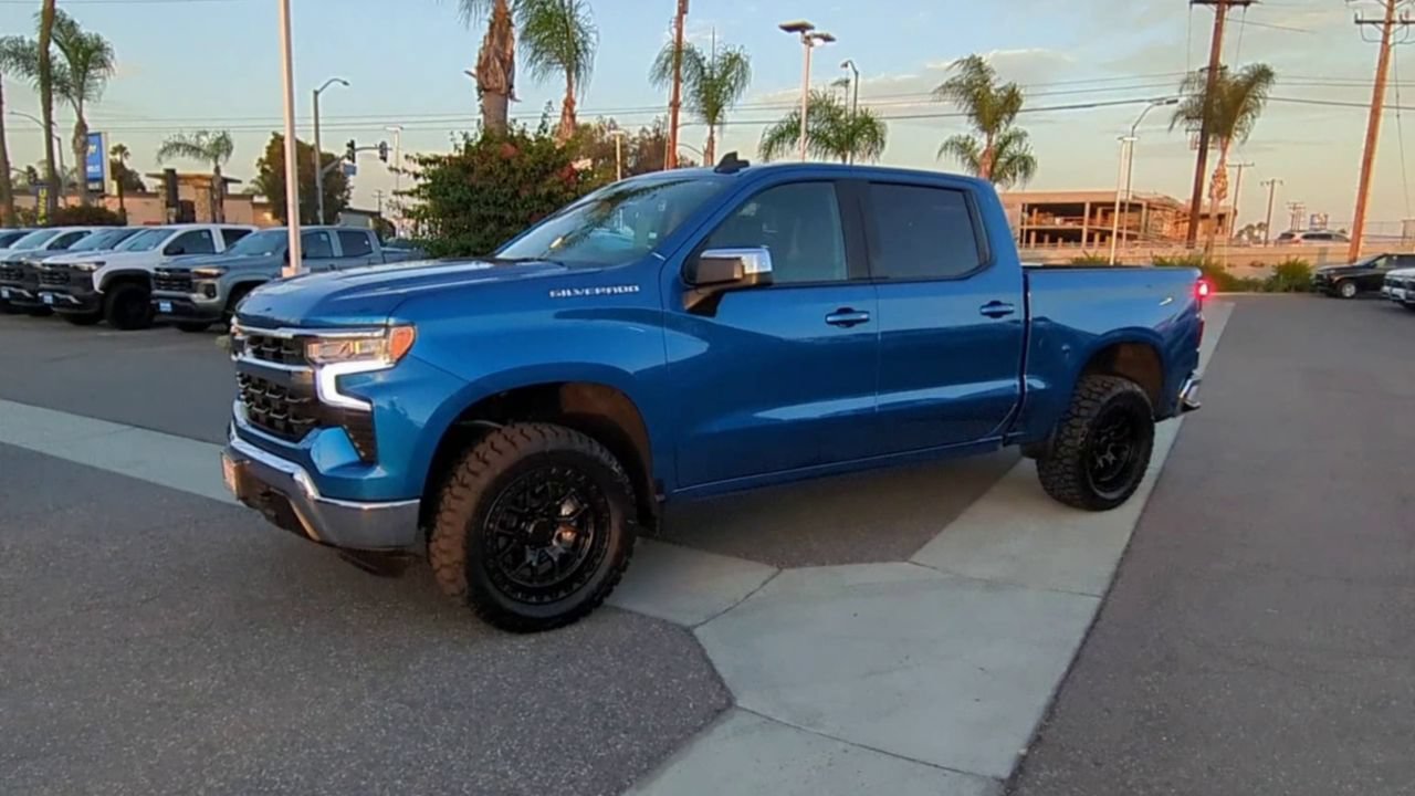 Used 2022 Chevrolet Silverado 1500 LT w/ Protection Package AWD/4WD image 4