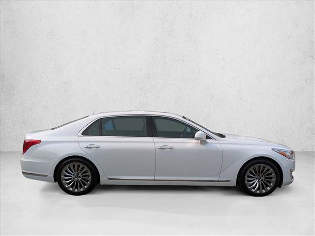 Used 2018 Genesis G90 5.0 Ultimate RWD image 4