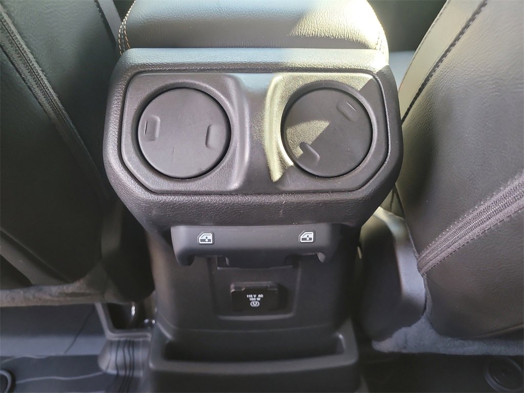 Used 2022 Jeep Wrangler Unlimited Sahara image 12
