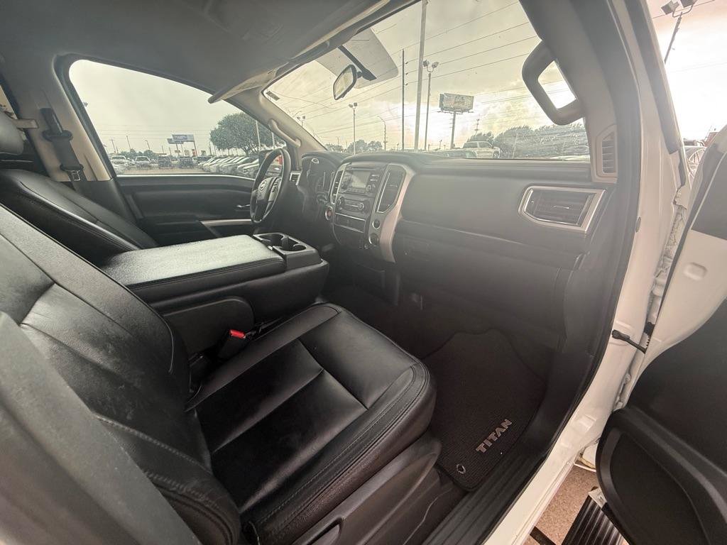 Used 2018 Nissan Titan SV RWD image 16