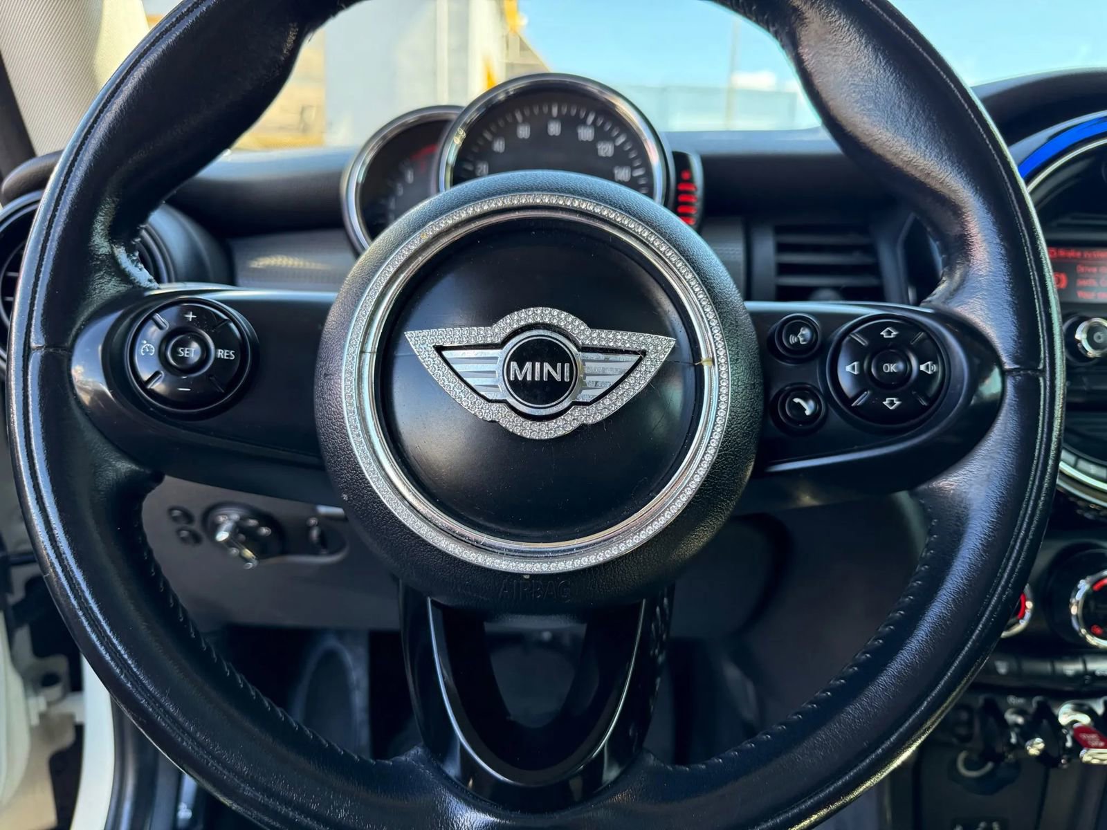 Used 2015 MINI Cooper 2-Door Hardtop image 18