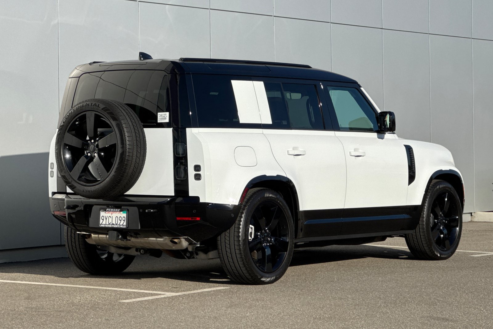 Certified 2026 Land Rover Defender 110 X-Dynamic SE AWD/4WD image 5