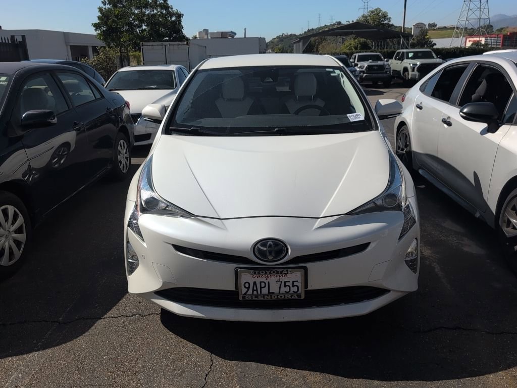 Used 2018 Toyota Prius Three Touring video 2