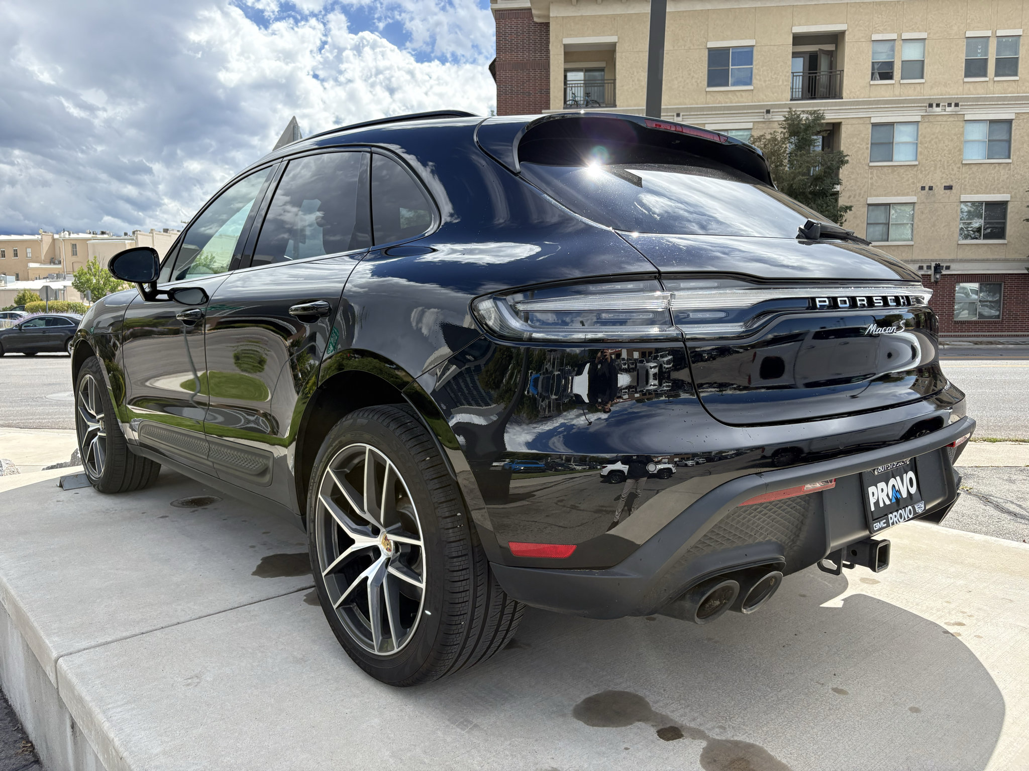 Used 2024 Porsche Macan S AWD/4WD image 11
