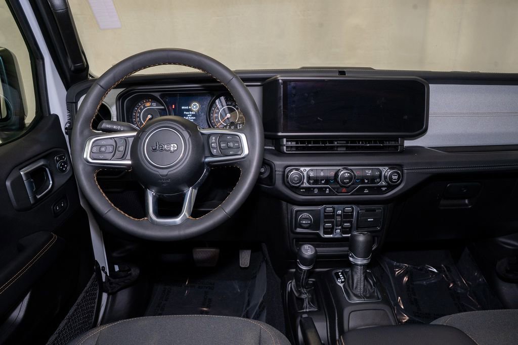 Used 2025 Jeep Wrangler Sahara image 2