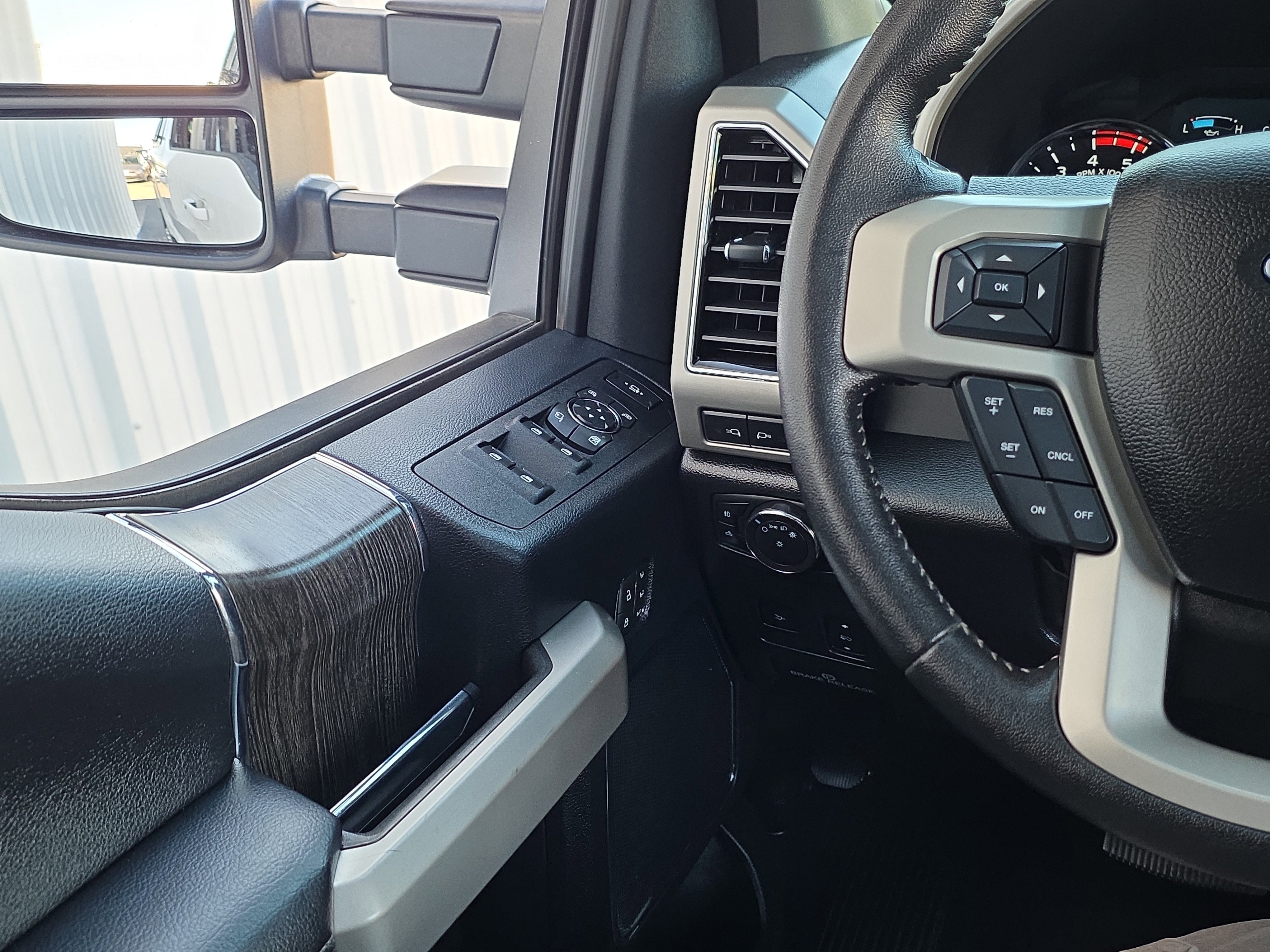 Used 2020 Ford F250 Lariat image 32