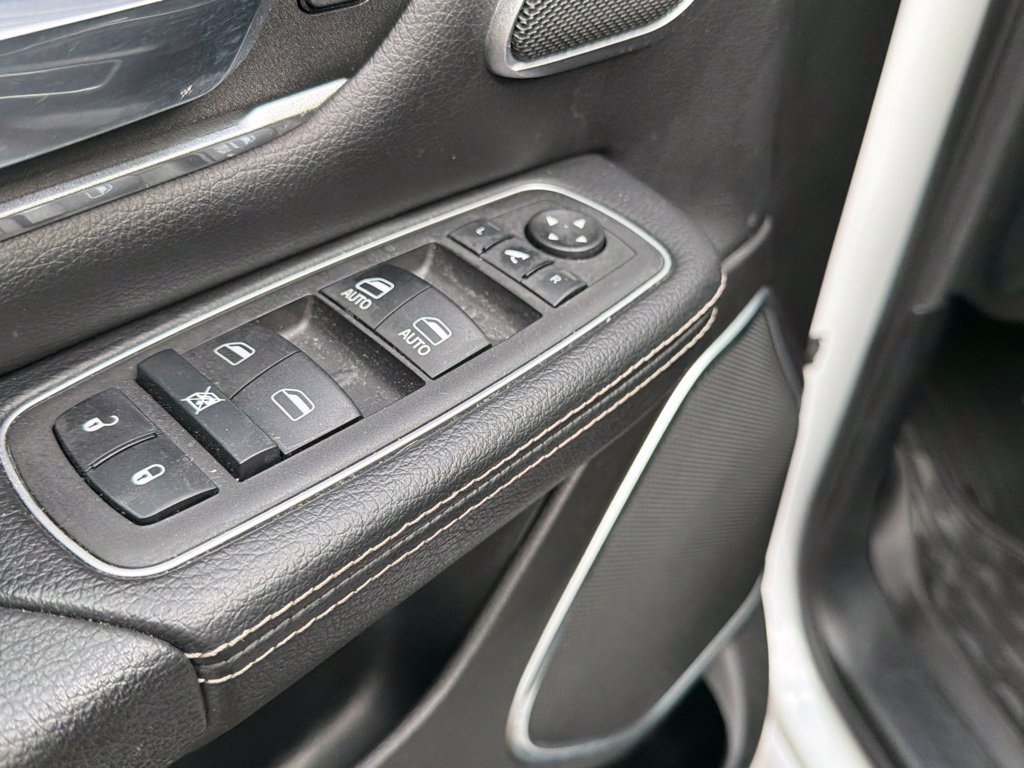 Used 2023 RAM 1500 Laramie AWD/4WD image 43