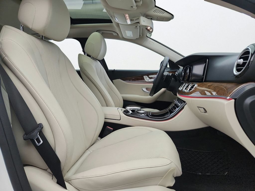 Used 2017 Mercedes-Benz E 300 4MATIC image 30
