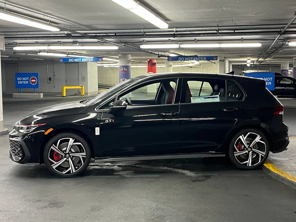 New 2026 Volkswagen GTI SE FWD image 33