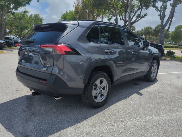 Used 2022 Toyota RAV4 XLE image 7