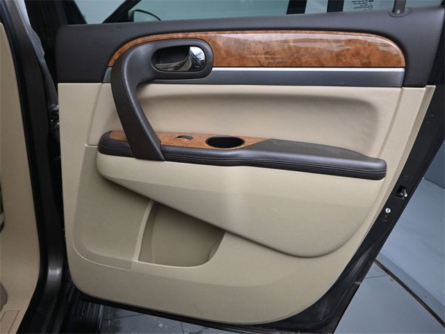 Used 2011 Buick Enclave CXL image 18