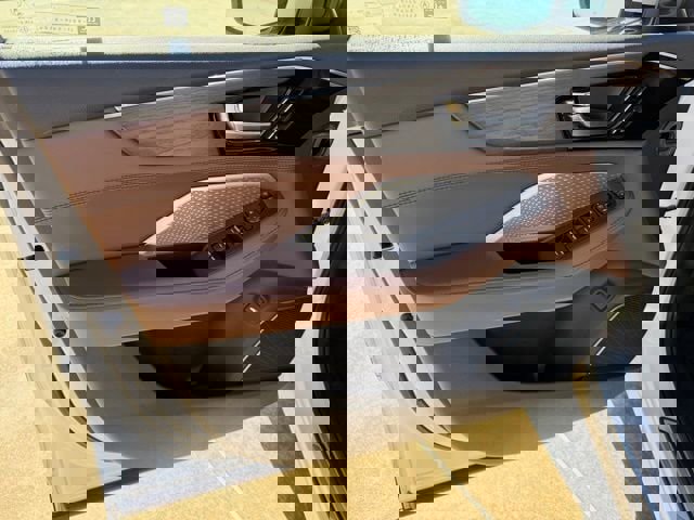 Used 2023 Acura MDX SH-AWD w/ Advance Package image 12